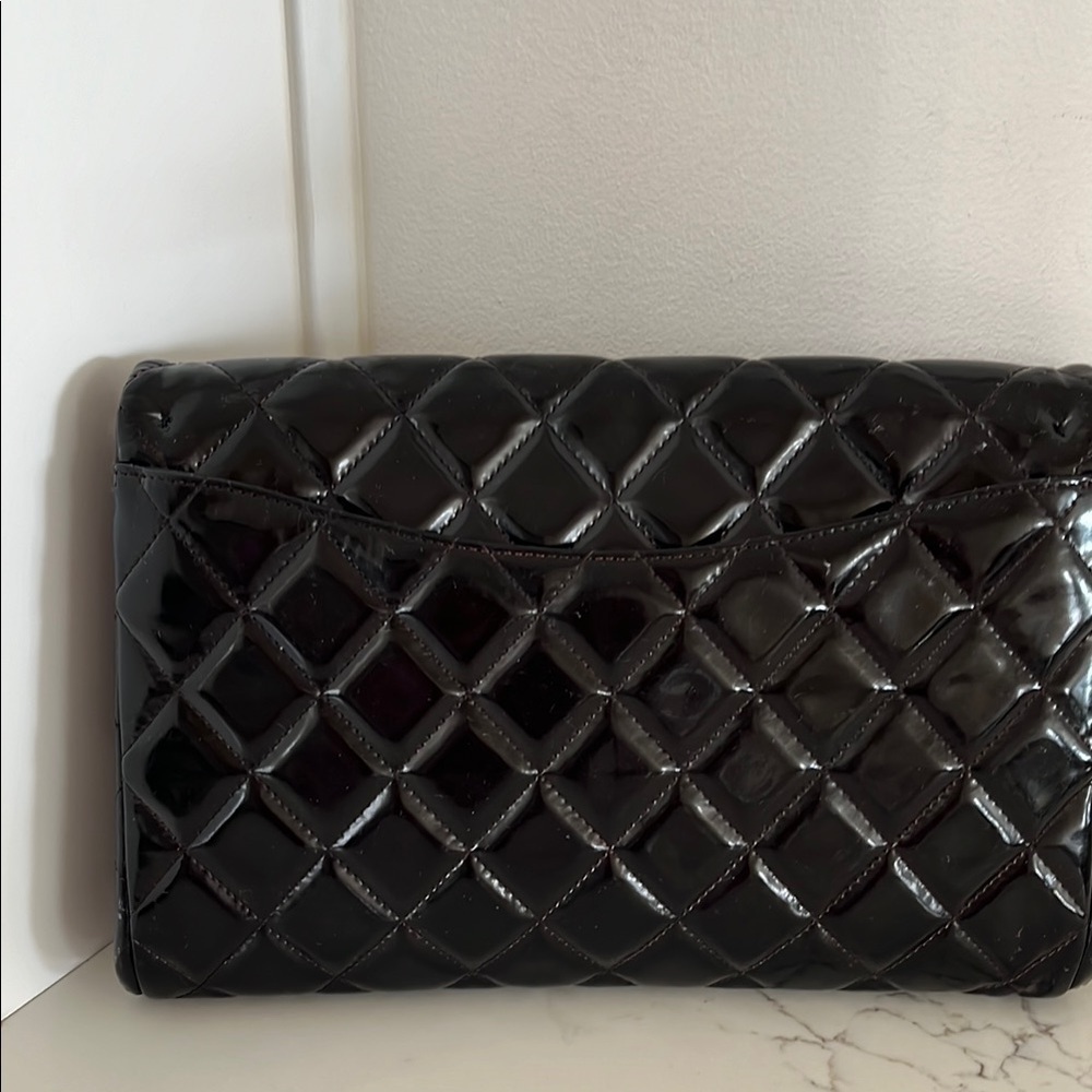CHANEL Black Quilted Shoulder Bag - Picture 2 of 9